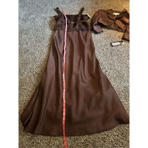 Jessica Howard from Dillards two piece gown size 4 petite. With matching jacket - Picture 4 of 16
